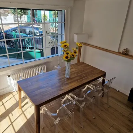 Bagatelle A 300m De La Centrale, 3 *