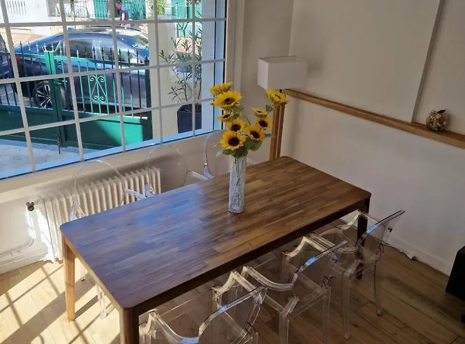 Bagatelle A 300m De La Centrale, 3 *